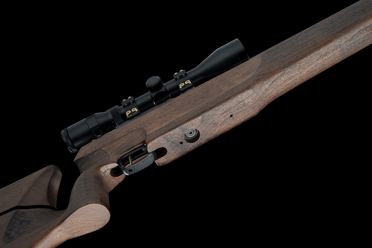 A .177 DAYSTATE HUNTSMAN SINGLE-SHOT PNEUMATIC FIELD-TARGET AIR-RIFLE, serial no. HS0685, circa - Image 3 of 9