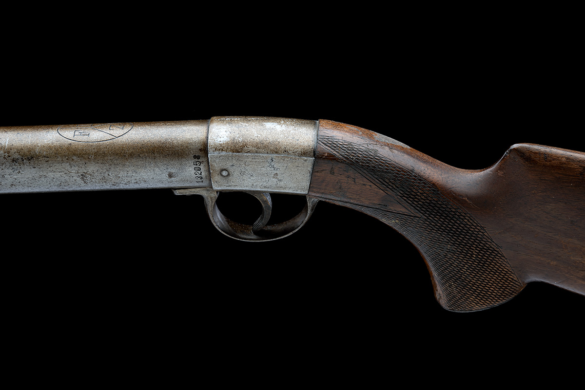 A RARE .177 LANGENHAN 'ORIGINAL V' BREAK-BARREL AIR-RIFLE, serial no. 132058, late variant circa - Image 7 of 9