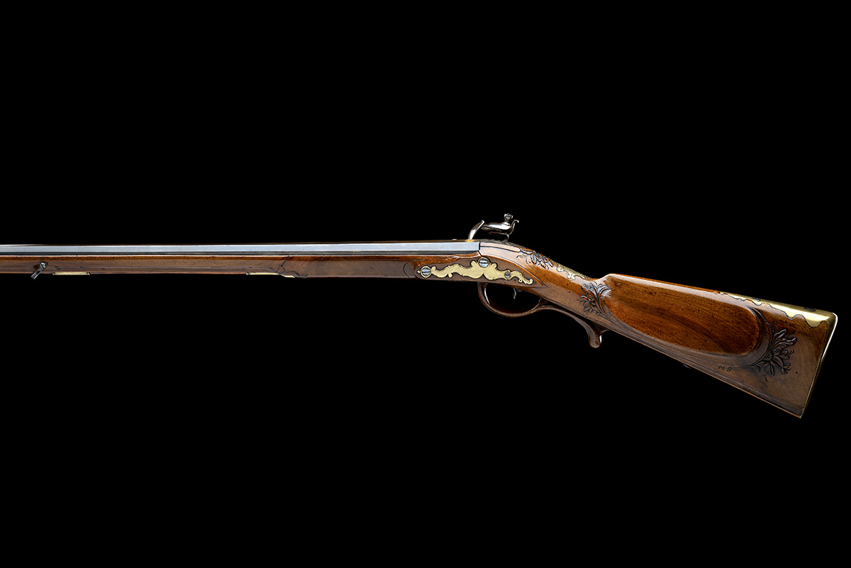 AN EARLY 40-BORE FLINTLOCK SPORTING MUSKET SIGNED FERDINAND MORANEK, KRUMAU, CIRCA 1740, no - Image 2 of 8