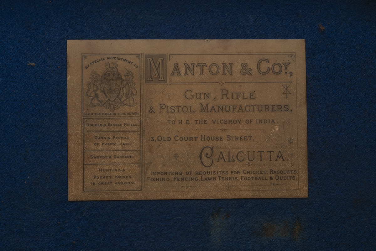 AN ENGLISH MARKET OAK PISTOL CASING FOR A LARGE-FRAME CARTRIDGE REVOLVER WITH MANTON, CALCUTTA TRADE - Image 3 of 4