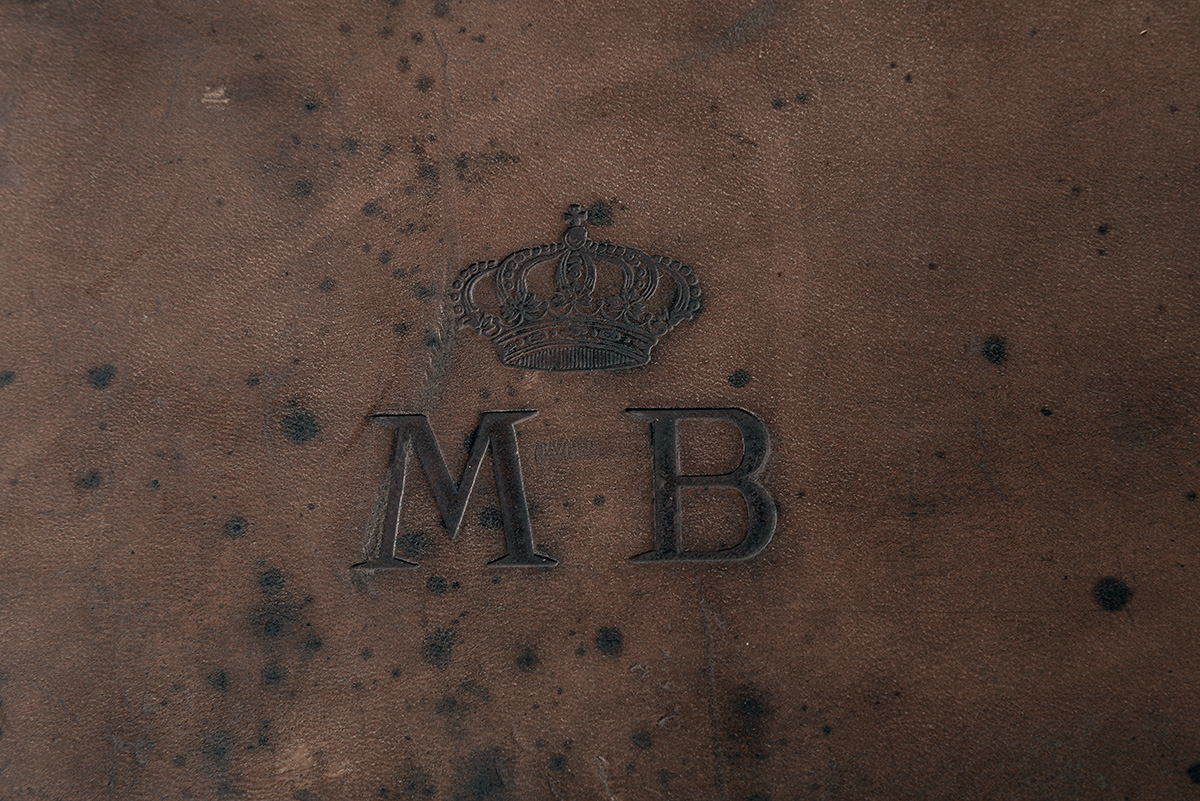 AN UNUSUAL CONTINENTAL FLAT MOTOR GUNCASE FOR A 12-BORE WITH THE BATTENBERG CORONET OVER 'MB' - Image 2 of 6