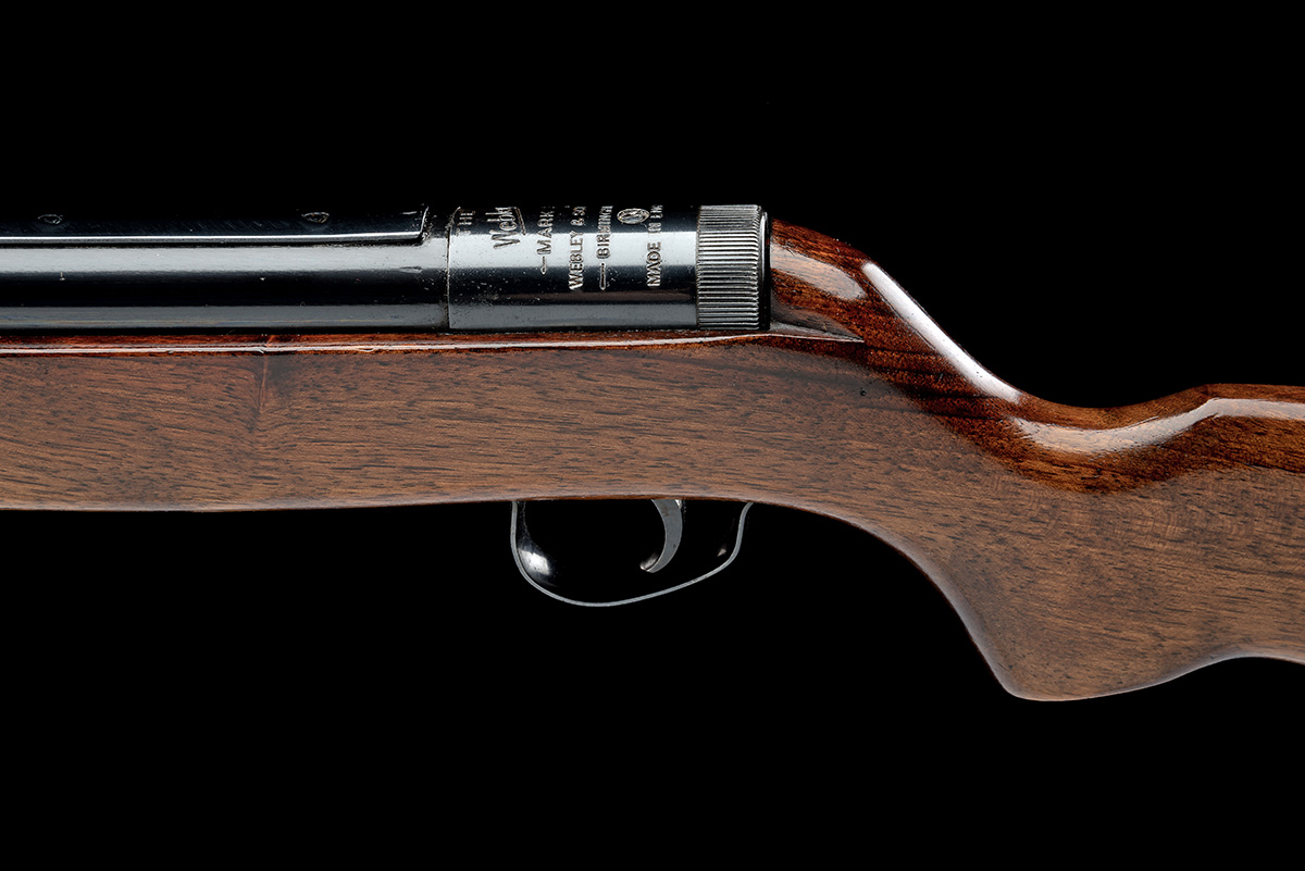 A .22 WEBLEY & SCOTT 'MK3' UNDER-LEVER AIR-RIFLE, serial no. 49818, for 1966, with blued tapering 18 - Image 7 of 9