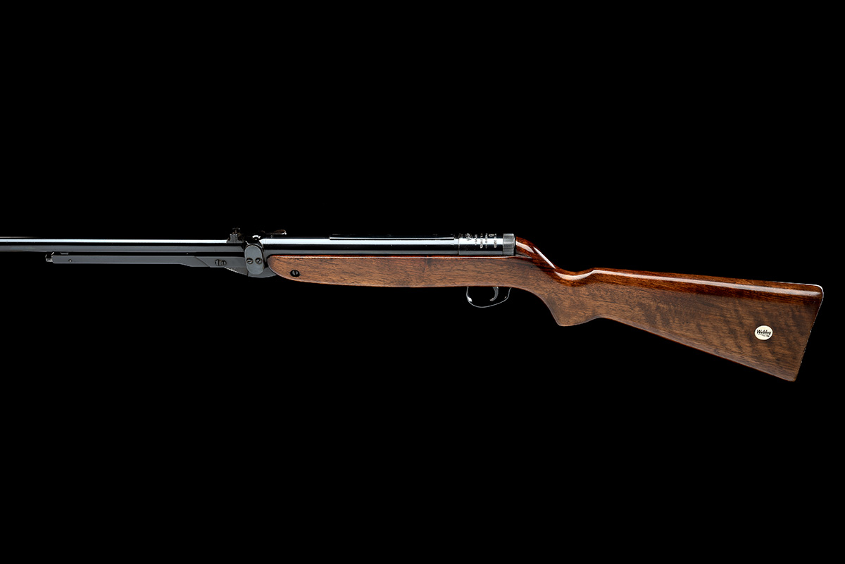 A .22 WEBLEY & SCOTT 'MK3' UNDER-LEVER AIR-RIFLE, serial no. 49818, for 1966, with blued tapering 18 - Image 2 of 9