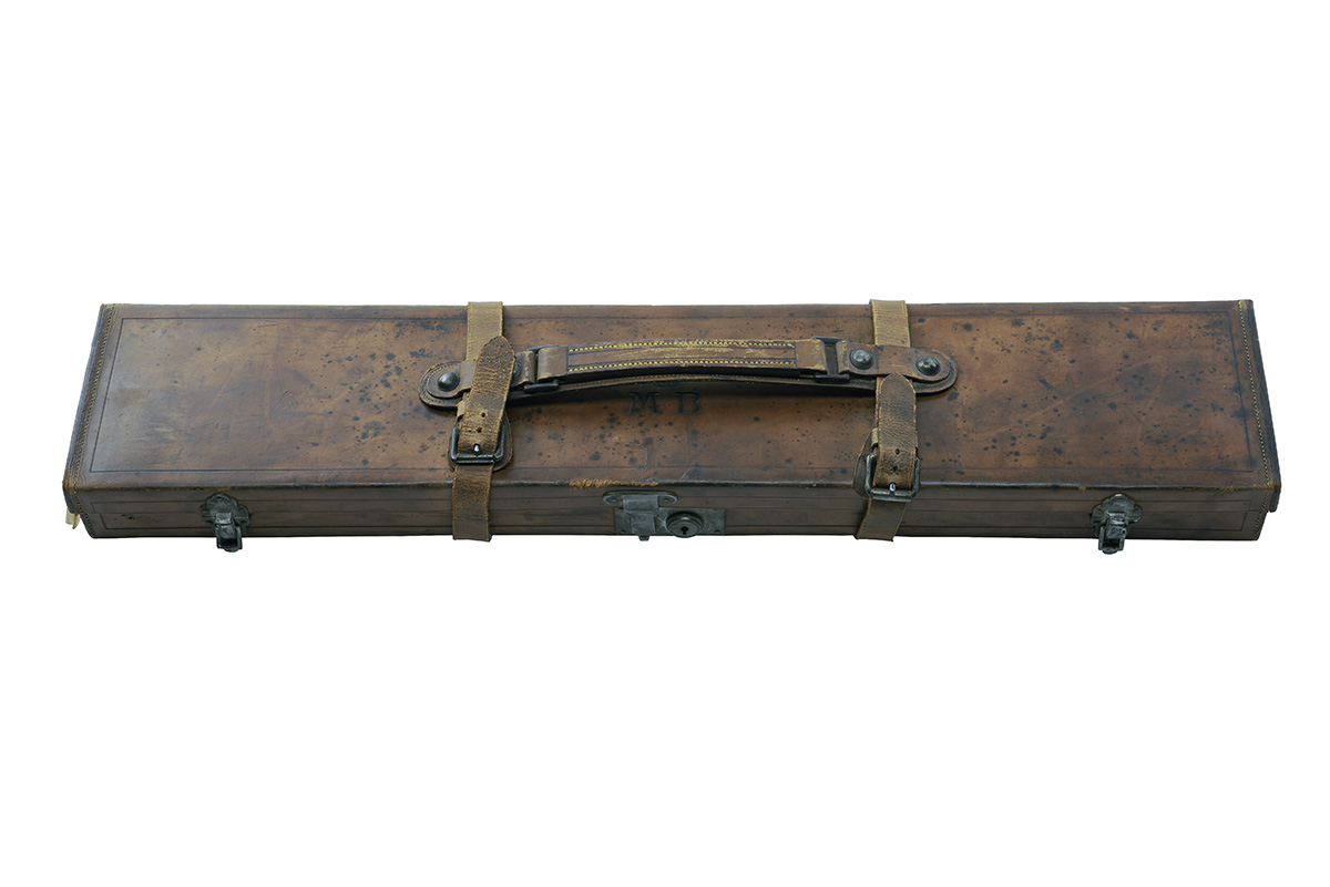 AN UNUSUAL CONTINENTAL FLAT MOTOR GUNCASE FOR A 12-BORE WITH THE BATTENBERG CORONET OVER 'MB'