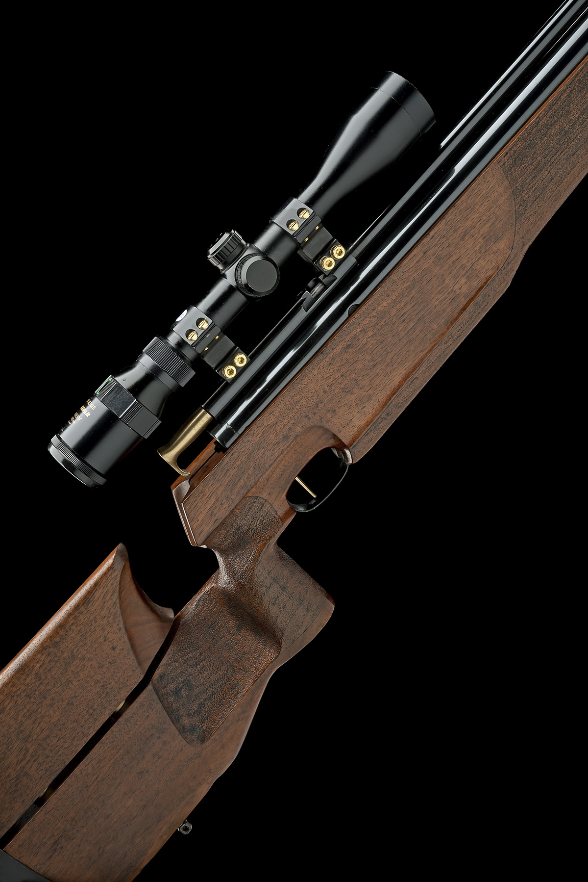 A .177 DAYSTATE HUNTSMAN SINGLE-SHOT PNEUMATIC FIELD-TARGET AIR-RIFLE, serial no. HS0685, circa