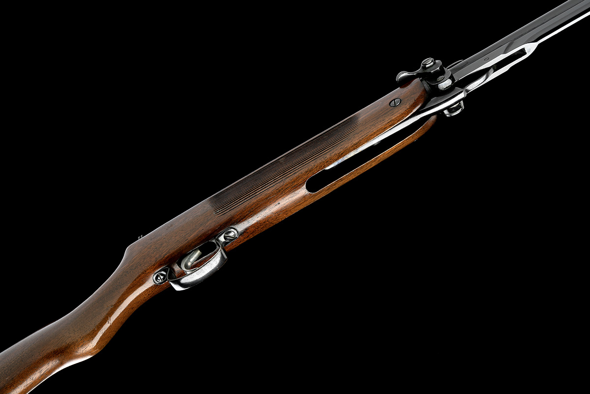 A GOOD .177 WEBLEY & SCOTT MK3 'TARGET' AIR-RIFLE, serial no. 17438, circa 1958, with 18 1/2in. - Image 3 of 9