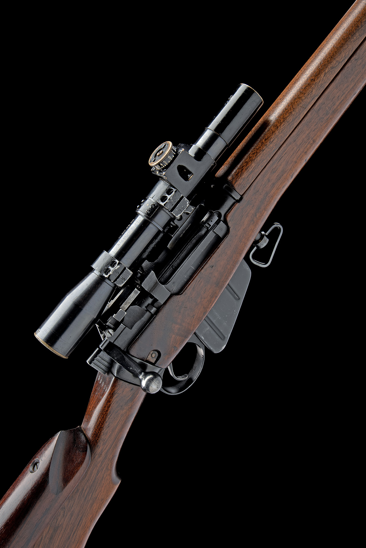 A CASED .303 (BRIT) 'MODEL NO.4 (T)' BOLT-MAGAZINE SNIPER RIFLE SIGNED BSA, serial no. D3522, WITH
