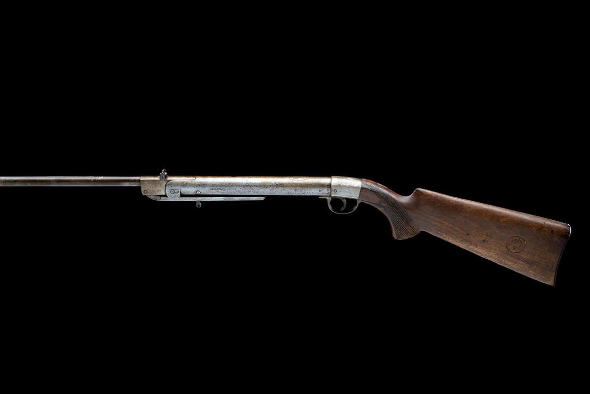 A RARE .177 LANGENHAN 'ORIGINAL V' BREAK-BARREL AIR-RIFLE, serial no. 132058, late variant circa - Image 2 of 9