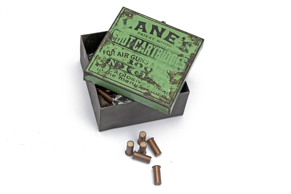 AN EXCEPTIONALLY RARE COLLECTION OF SIX EARLY AIRGUN AMMUNITION TINS AND CONTENTS TOGETHER WITH A - Image 2 of 5