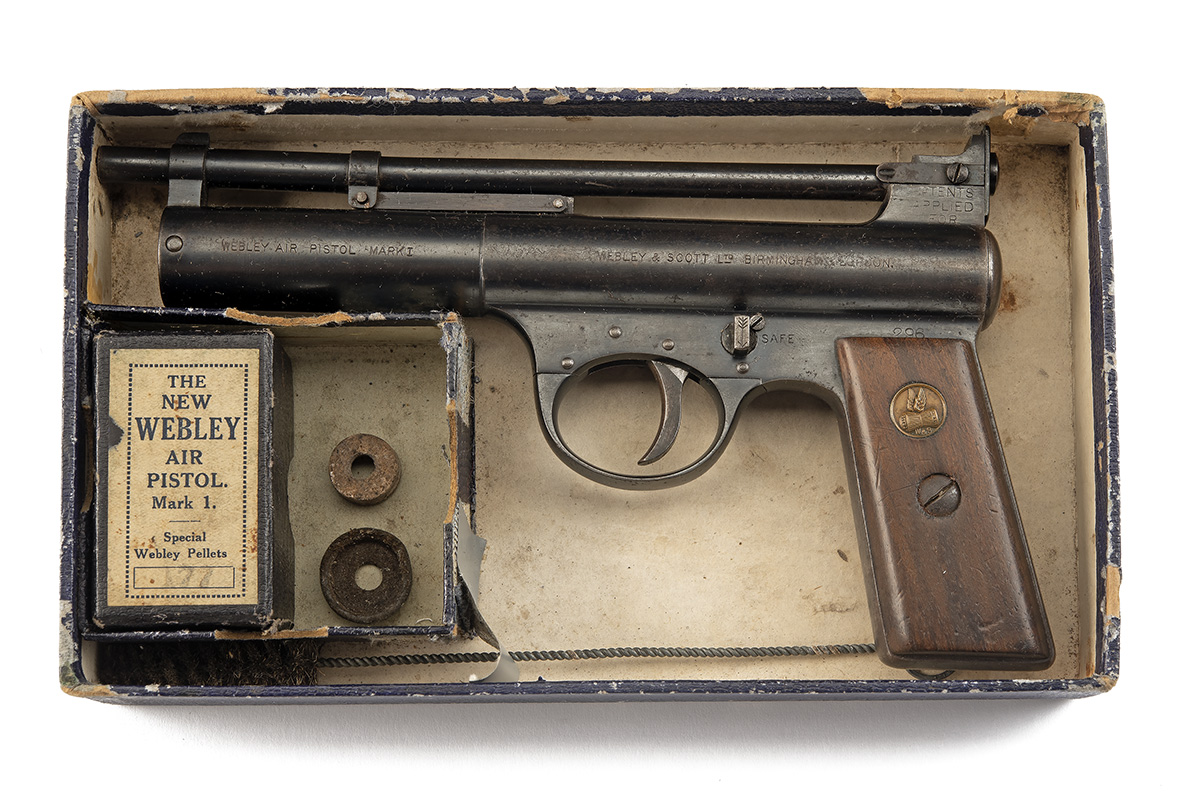 AN EXCEPTIONALLY RARE BOXED EARLY .177 WEBLEY & SCOTT PRE-WAR 'MKI DOUBLE SPRING-CLIP' AIR-PISTOL, - Image 6 of 7