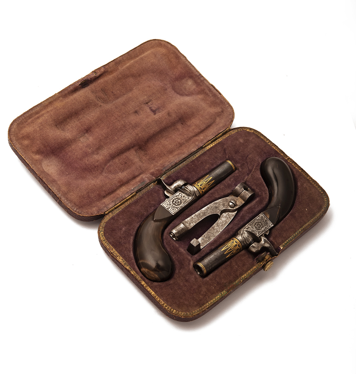 AN EXQUISITE CASED PAIR OF 180-BORE CONTINENTAL PERCUSSION MUFF PISTOLS OF SMALL SIZE, UNSIGNED,