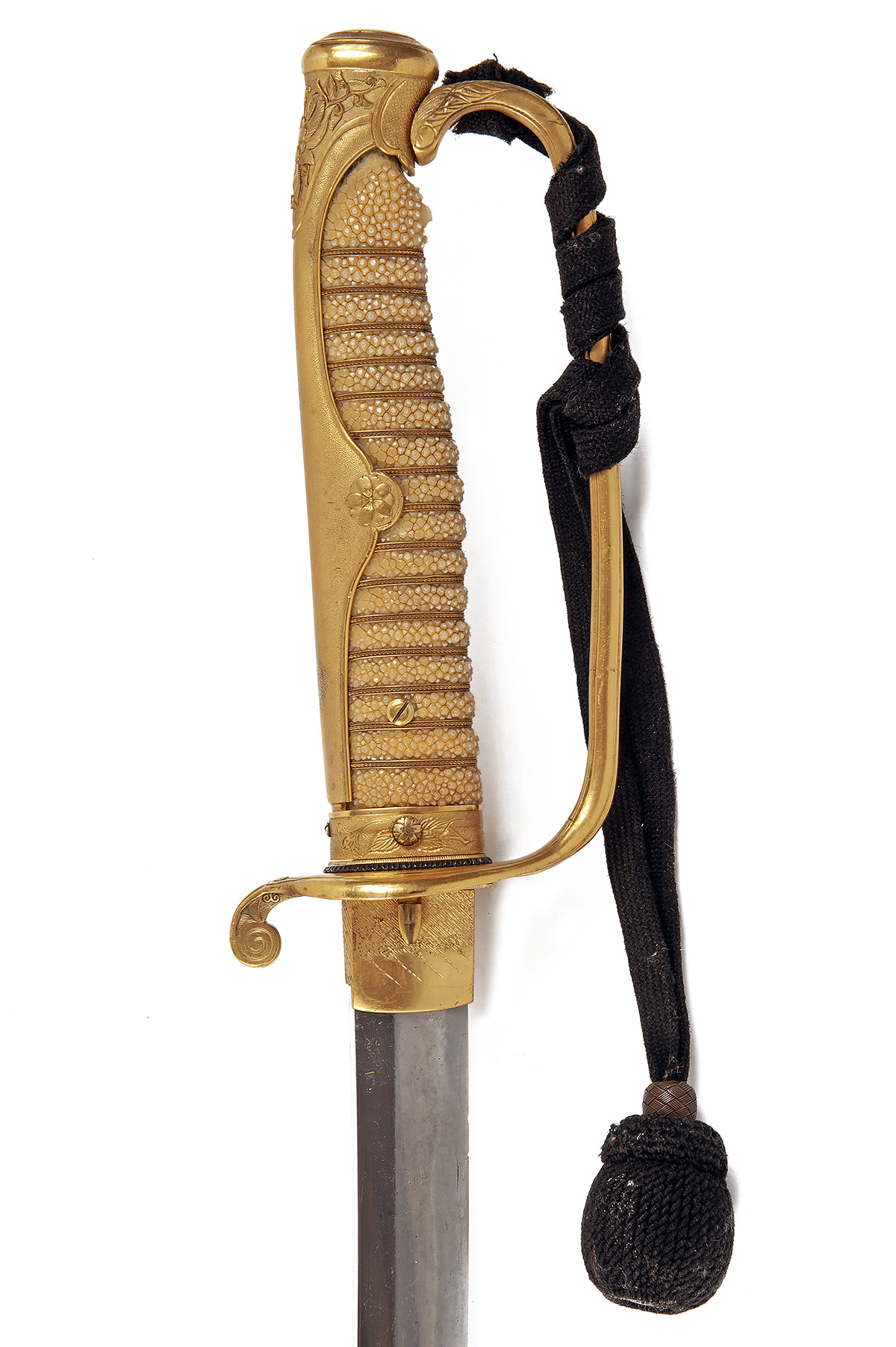 A FINE KYU-GUNTO JAPANESE OFFICER'S SWORD, circa World War One, with finely watered 28 1/4in. - Image 2 of 5