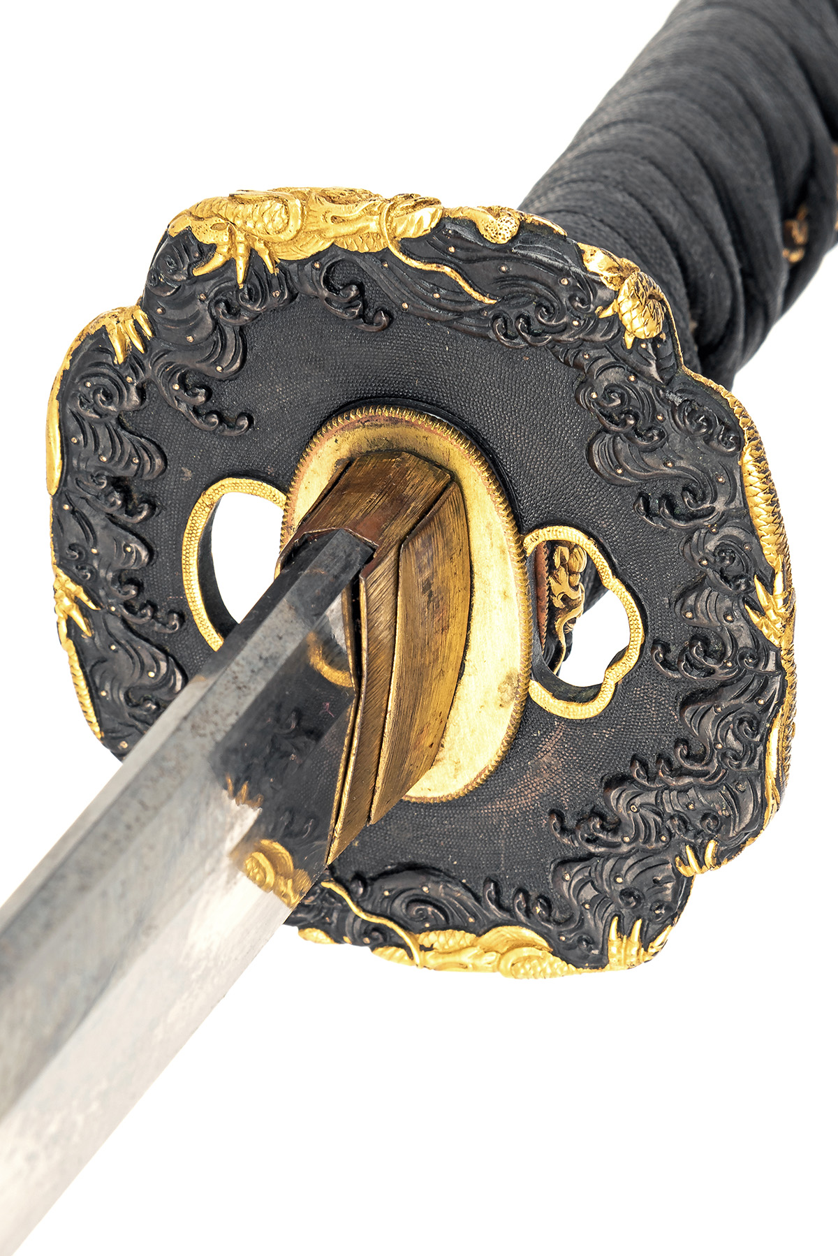 A JAPANESE KATANA WITH SIGNED BLADE, mid 19th century, with curved 28in. blade (some thin staining), - Image 5 of 7