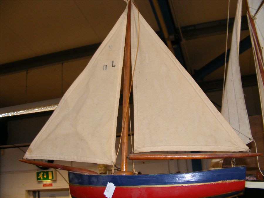 Two model yachts and a yacht hull - Image 5 of 11