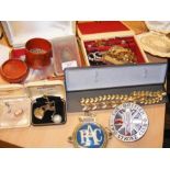 A quantity of costume jewellery and collectables i