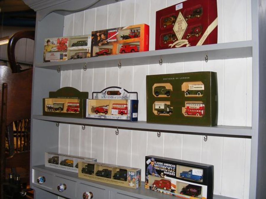 Various boxed die cast model vehicles