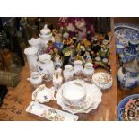 Various Aynsley ceramics together with a Drioli ce