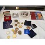 Various collectable coinage including crowns and o