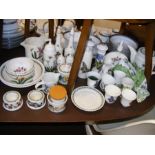 Assorted Portmeirion 'Botanic Garden' ceramics, et