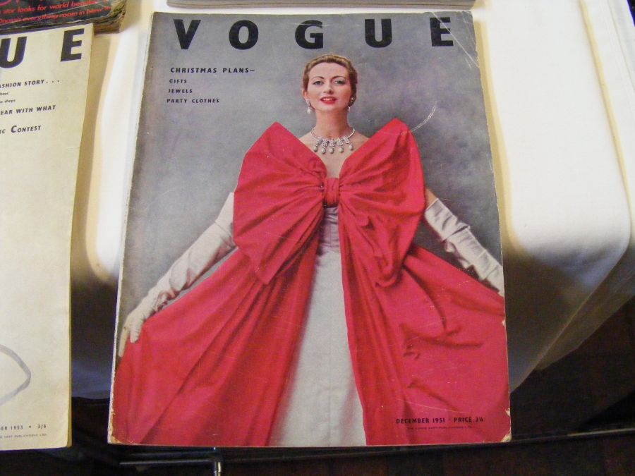 Vintage 'Vogue' magazines and theatre programmes, - Image 3 of 31