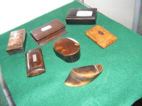 Various wooden and horn snuff boxes