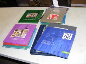 Eire year books 1989 - 2006 plus assorted Irish st