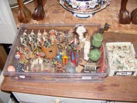 A quantity of vintage toys, including military fig