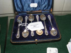A set of six silver teaspoons in presentation case