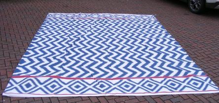 The Rug Company handmade rug - having dark blue an