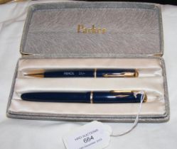 A Parker duo-fold pen set in original box (with ch