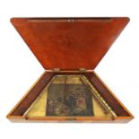 A FINE EARLY 19TH CENTURY REGENCY HAMMERED DULCIMER IN FLAMED MAHOGANY CASE