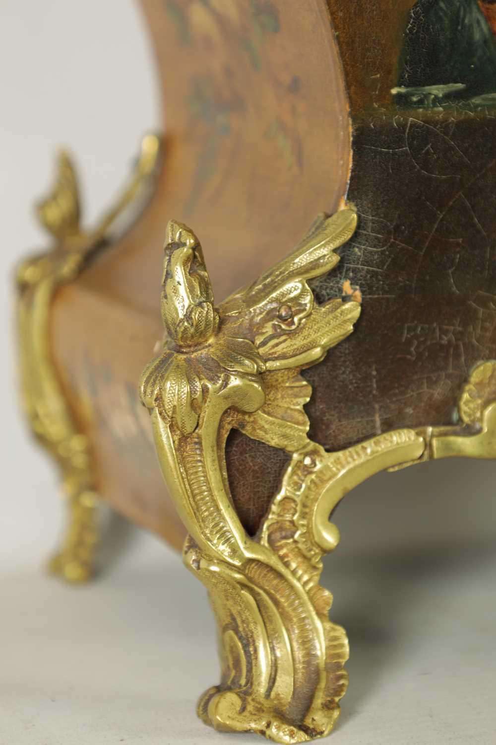 A LATE 19TH CENTURY FRENCH ORMOLU MOUNTED 'VERNIS MARTIN' MANTEL CLOCK - Image 7 of 13