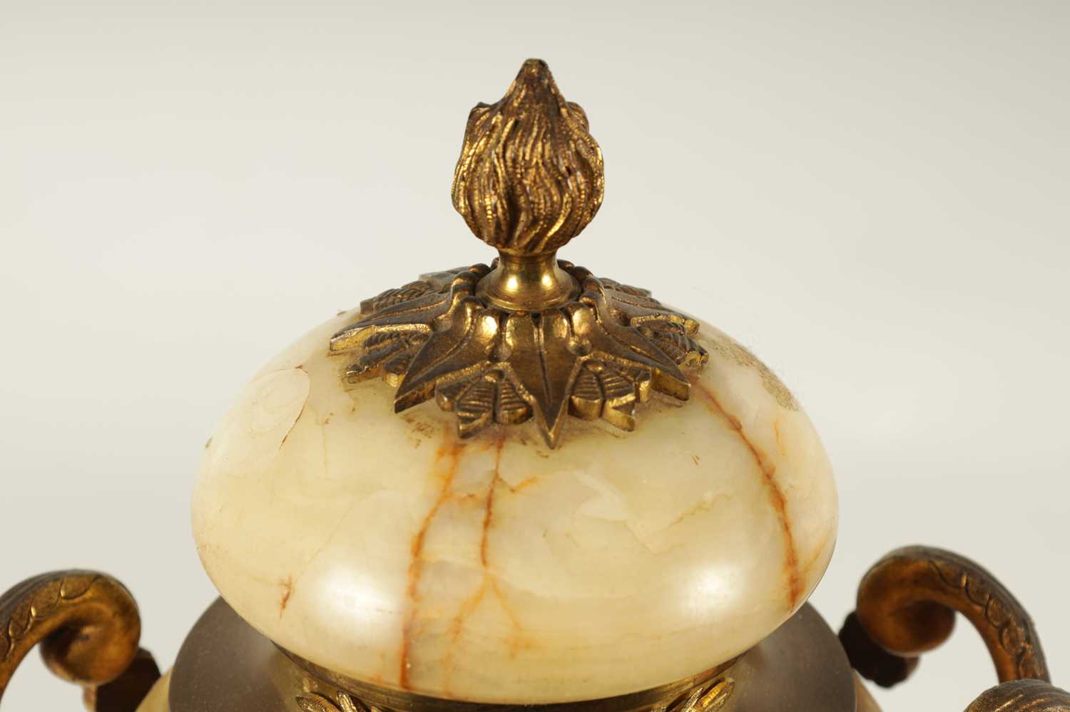A PAIR OF 19TH CENTURY FRENCH SIENA MARBLE AND ORMOLU MOUNTED CASSOLETTES - Image 3 of 13