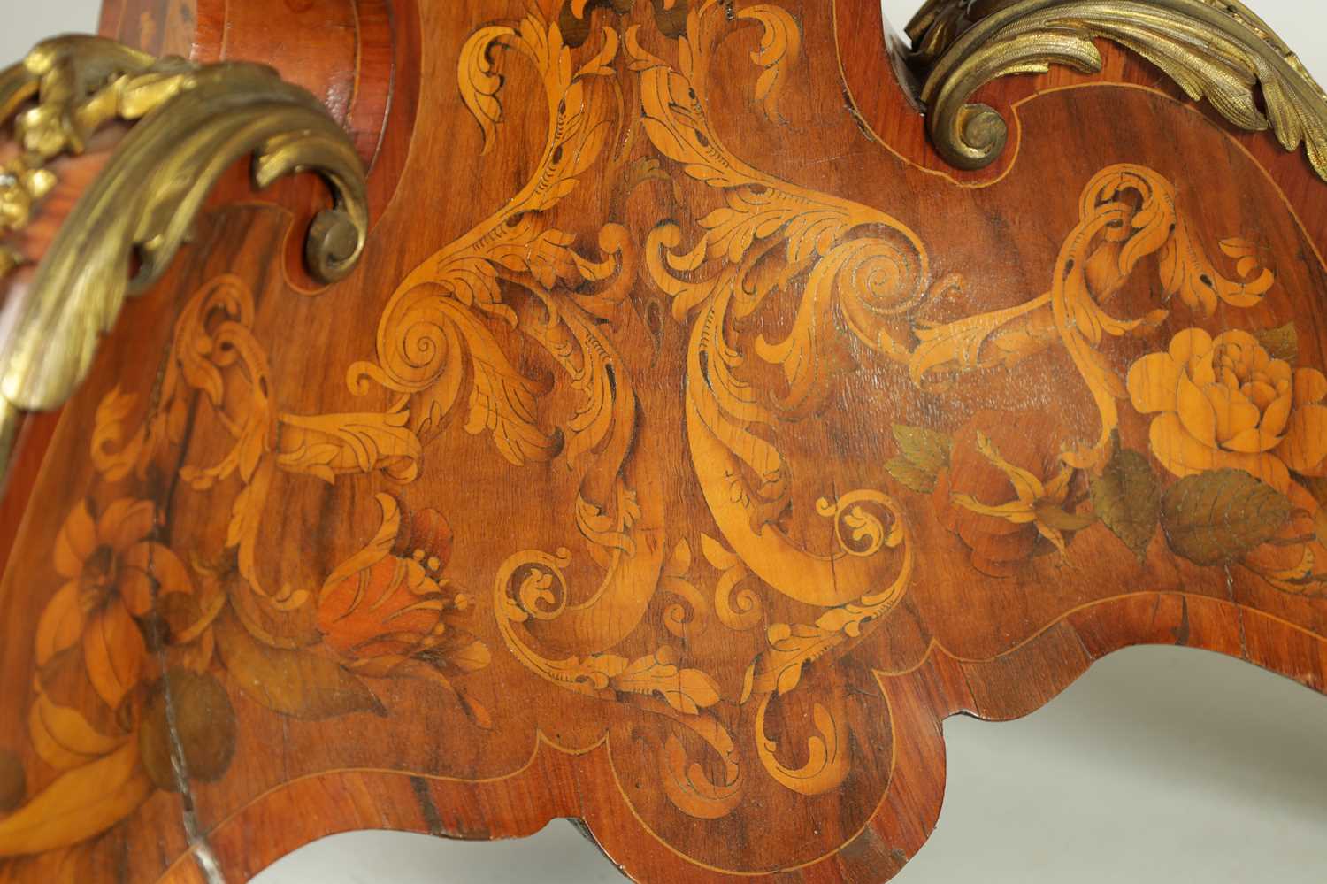 A FINE 19TH CENTURY ORMOLU MOUNTED BURR WALNUT AND FLORAL MARQUETRY CENTRE TABLE IN THE MANNER OF ED - Image 9 of 10