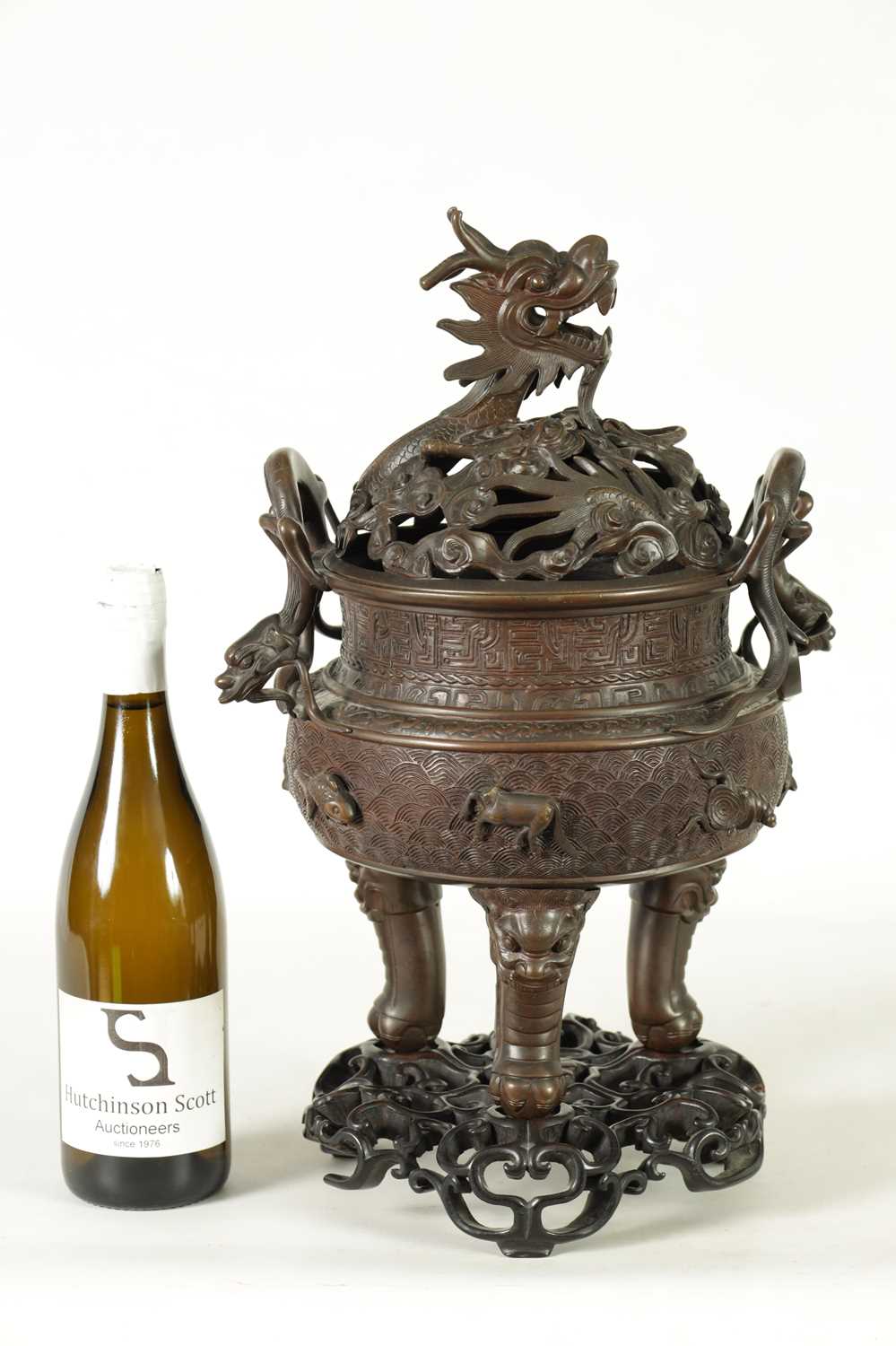 A 19TH CENTURY CHINESE BRONZE CENSER AND LID MOUNTED ON A HARDWOOD STAND - Image 2 of 31