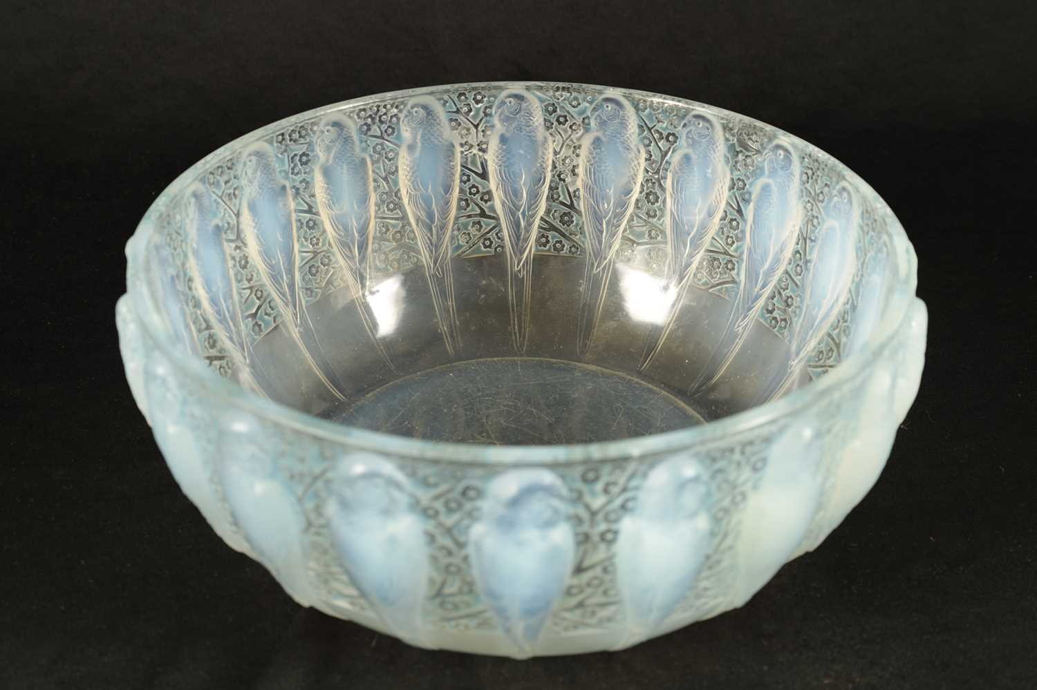 A RENE LALIQUE OPALESCENT BLUE STAINED 'PERRUCHES' BOWL - Image 5 of 10