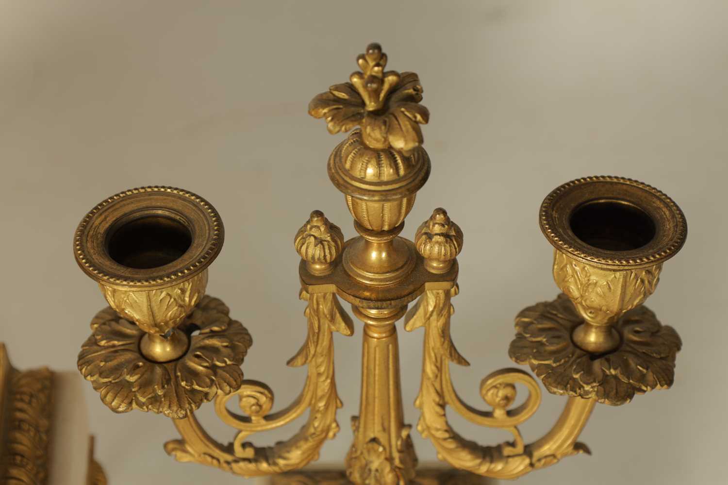 A 19TH CENTURY FRENCH ORMOLU AND WHITE MARBLE CLOCK GARNITURE - Image 7 of 13