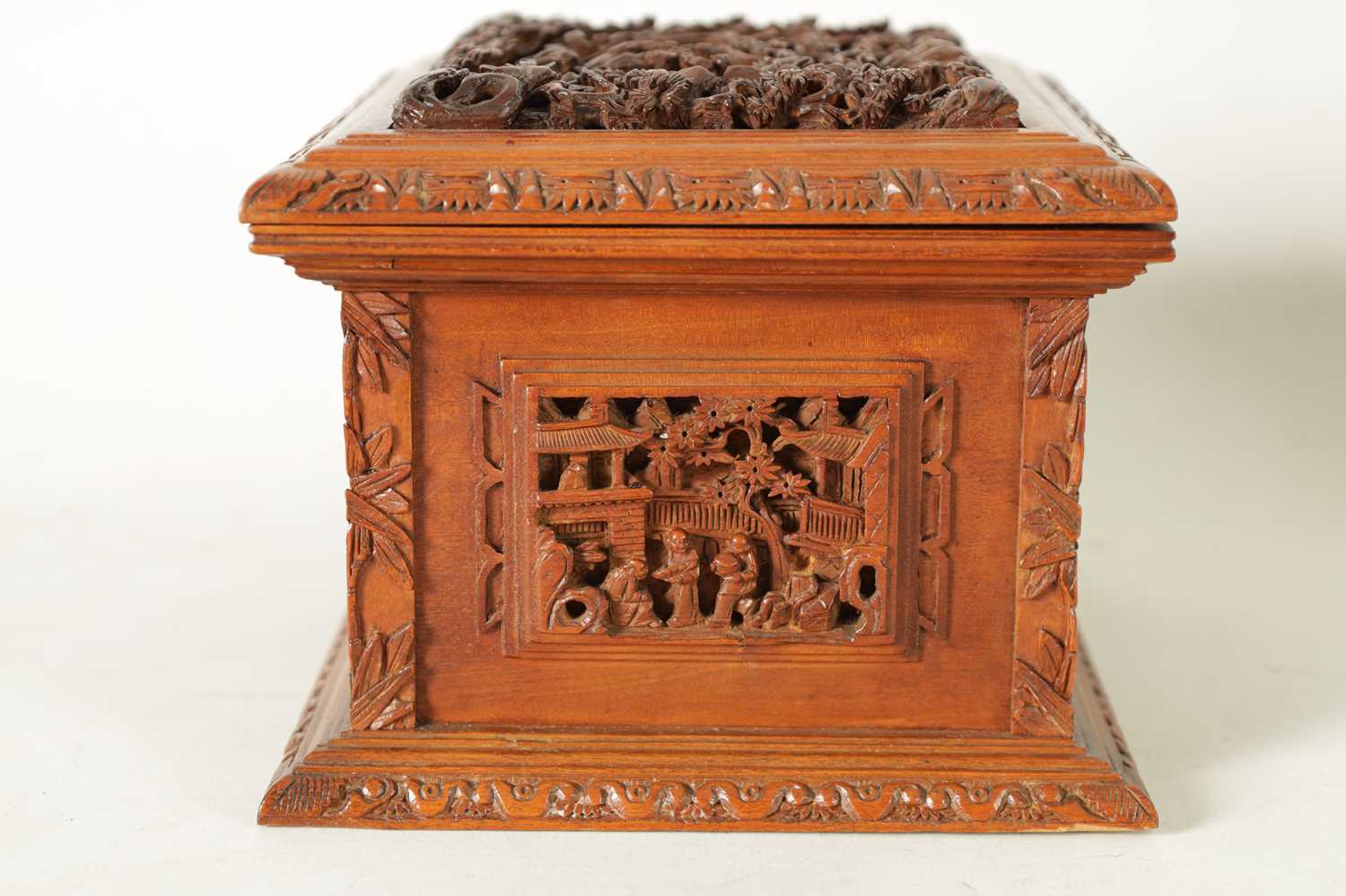 A LATE 19TH CENTURY CHINESE CARVED SANDALWOOD LIDDED JEWELLERY BOX - Image 6 of 10