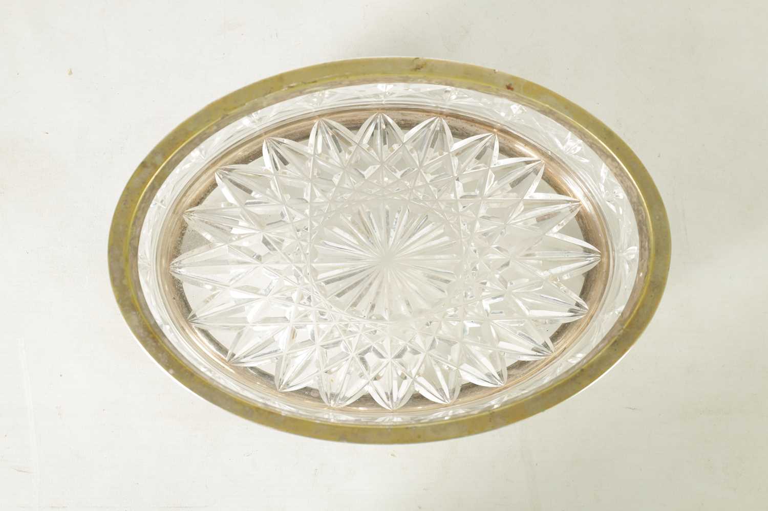 A 19TH CENTURY CUT GLASS OVAL SILVER MOUNTED FRUIT BOWL - Image 6 of 8