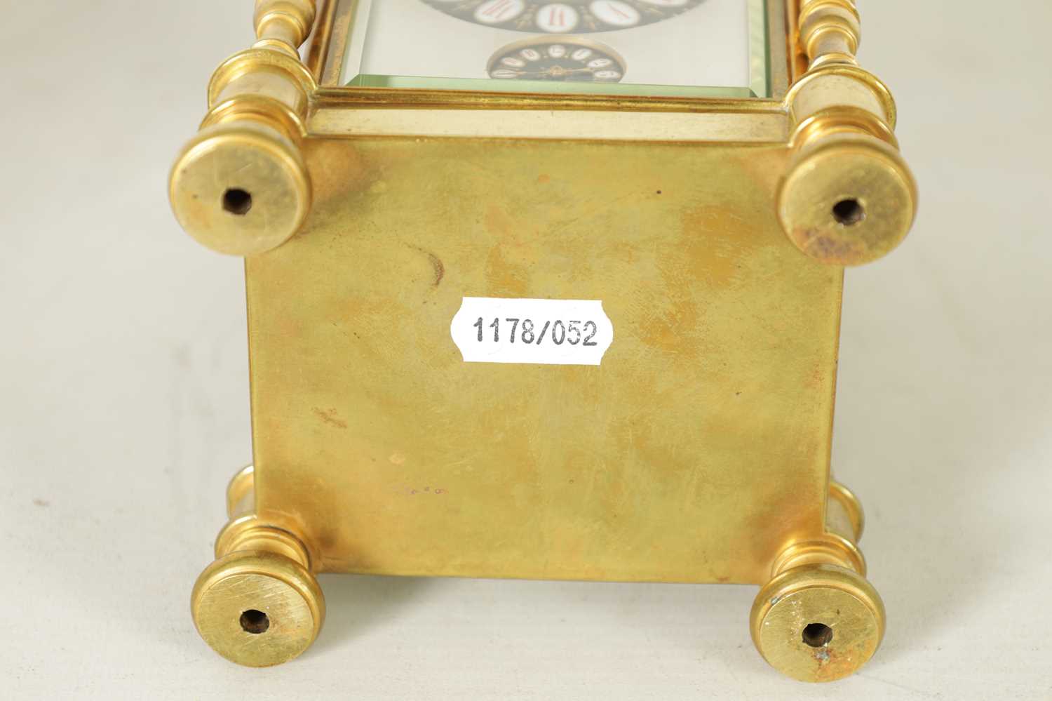 A LARGE LATE 19TH CENTURY FRENCH REPEATING CARRIAGE CLOCK - Image 10 of 12