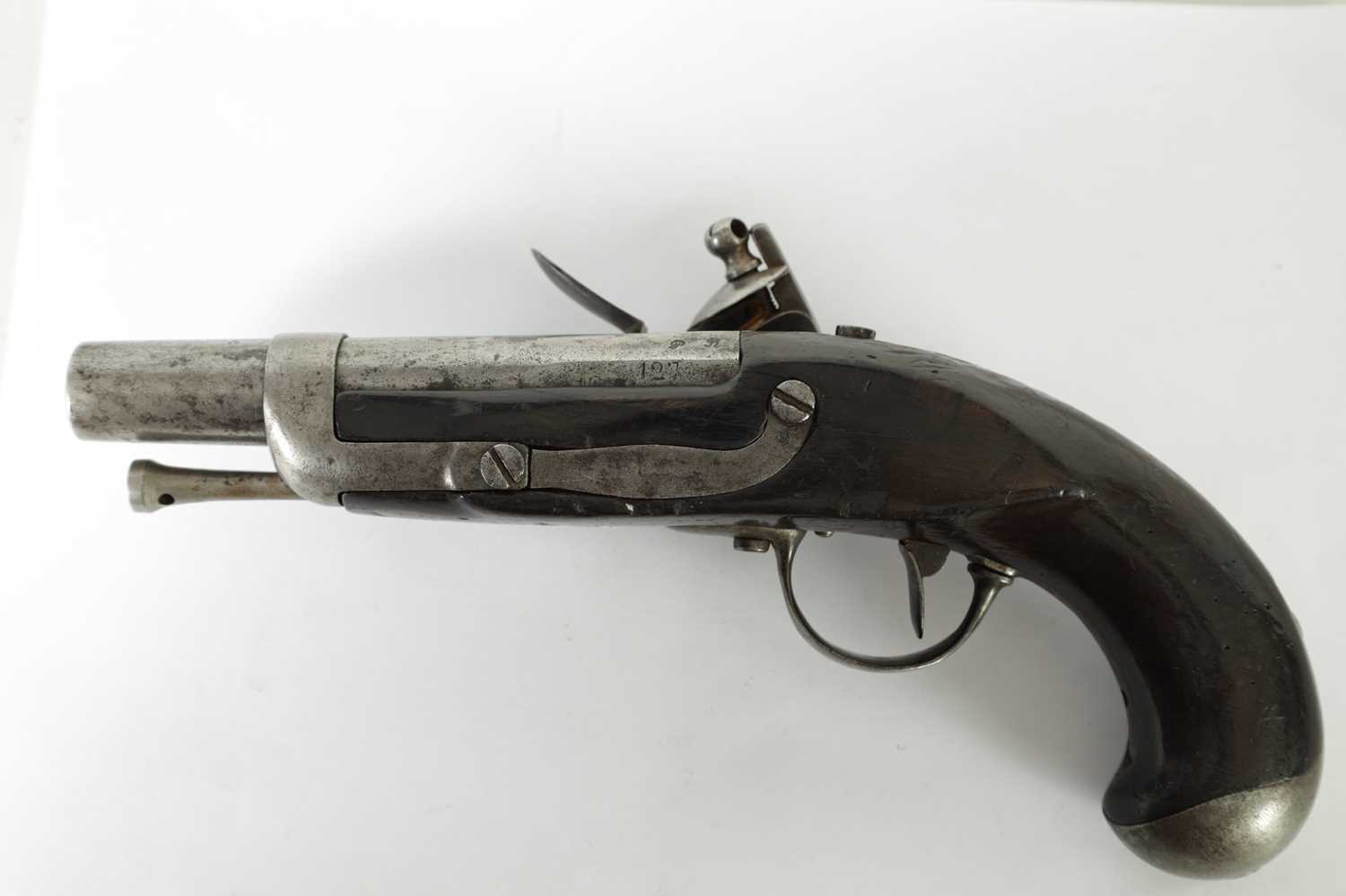 AN EARLY 19TH CENTURY FRENCH FLINTLOCK SERVICE PISTOL SIGNED MAUBEUGE - Image 4 of 7