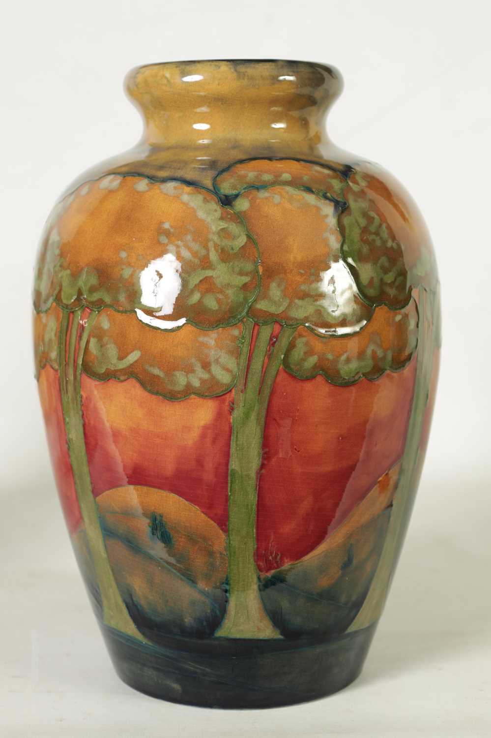 AN OVERSIZED 1930S/40S WILLIAM MOORCROFT TAPERING SHOULDERED VASE/LAMP BASE WITH PINCHED ROUNDED NEC - Image 3 of 7