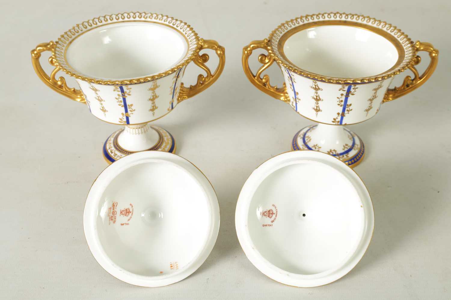 A FINE PAIR OF ROYAL CROWN DERBY CAMPANA SHAPED TWO-HANDLED PEDESTAL VASES AND COVERS - Image 17 of 22