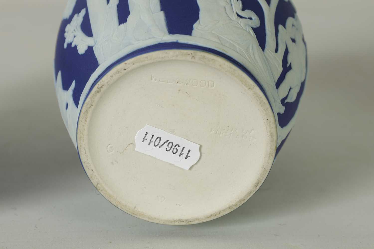 A PAIR OF WEDGWOOD DARK BLUE JASPER WARE MODEL OF THE PORTLAND VASE CIRCA 1900 - Image 8 of 11