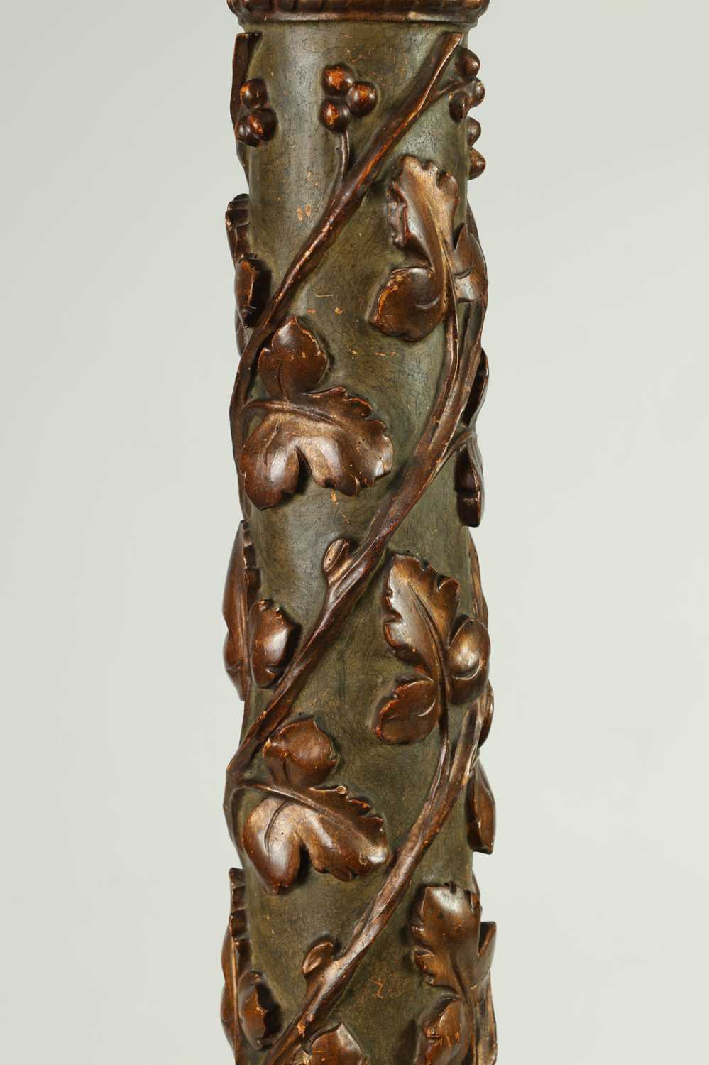 A 19TH CENTURY CARVED GILT WOOD TORCHERE - Image 4 of 8