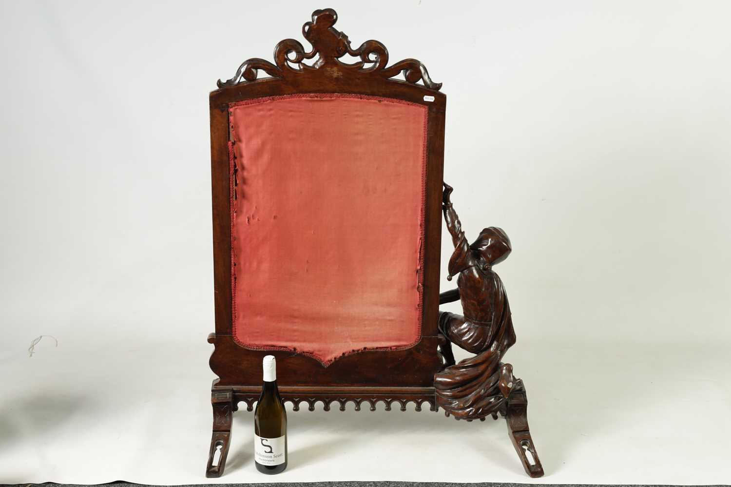 A LATE 19TH-CENTURY CONTINENTAL CARVED WALNUT TAPESTRY FIRE SCREEN - Image 10 of 10