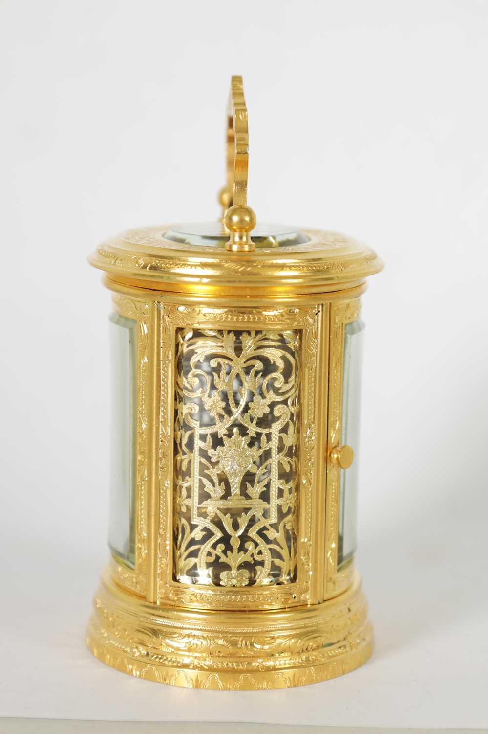 A LATE 19TH CENTURY FRENCH MINIATURE ENGRAVED OVAL CARRIAGE CLOCK - Image 4 of 9