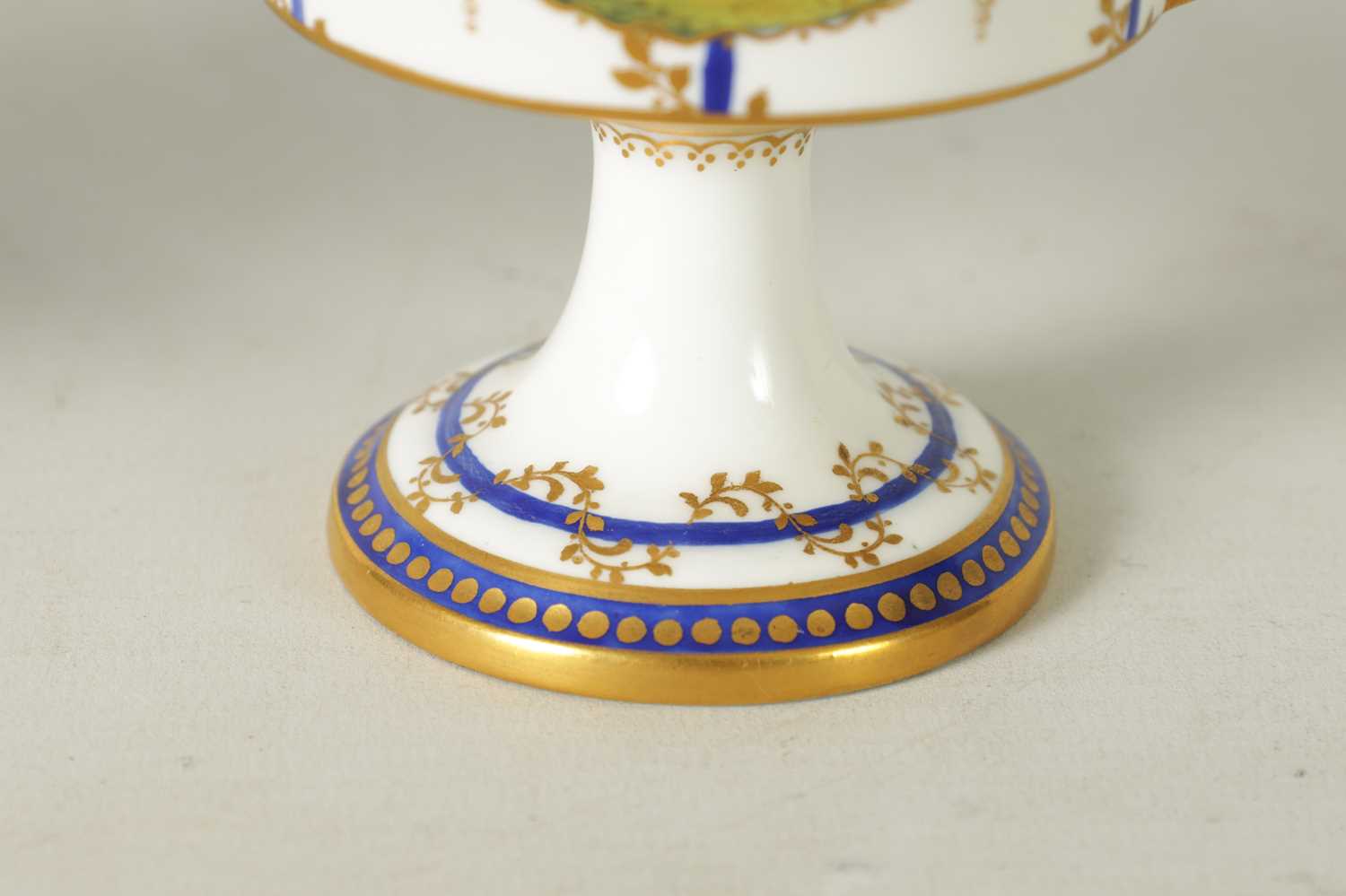 A FINE PAIR OF ROYAL CROWN DERBY CAMPANA SHAPED TWO-HANDLED PEDESTAL VASES AND COVERS - Image 14 of 22