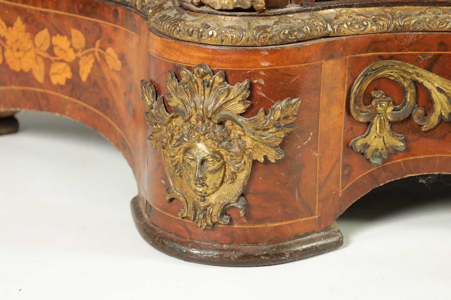 A FINE 19TH CENTURY ORMOLU MOUNTED WALNUT AND FLORAL MARQUETRY INLAID SERPENTINE SIDE CABINET - Image 10 of 16