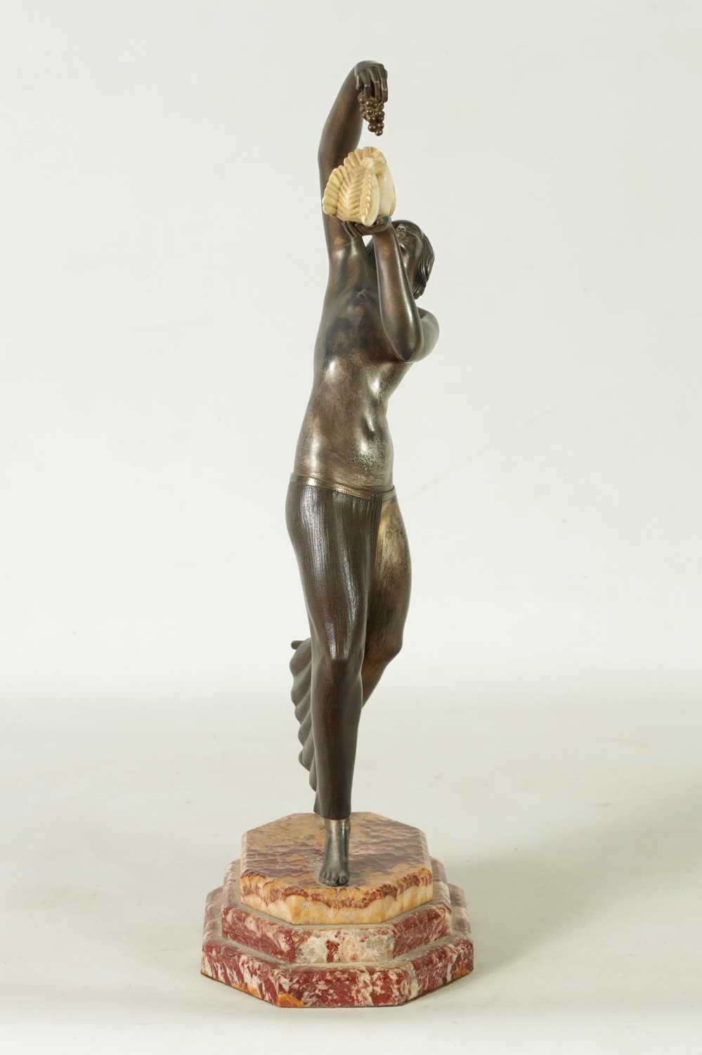 LUCILLE SEVIN. AN ART DECO SILVERED AND PATINATED BRONZE SCULPTURE OF A DANCING LADY - Image 8 of 8